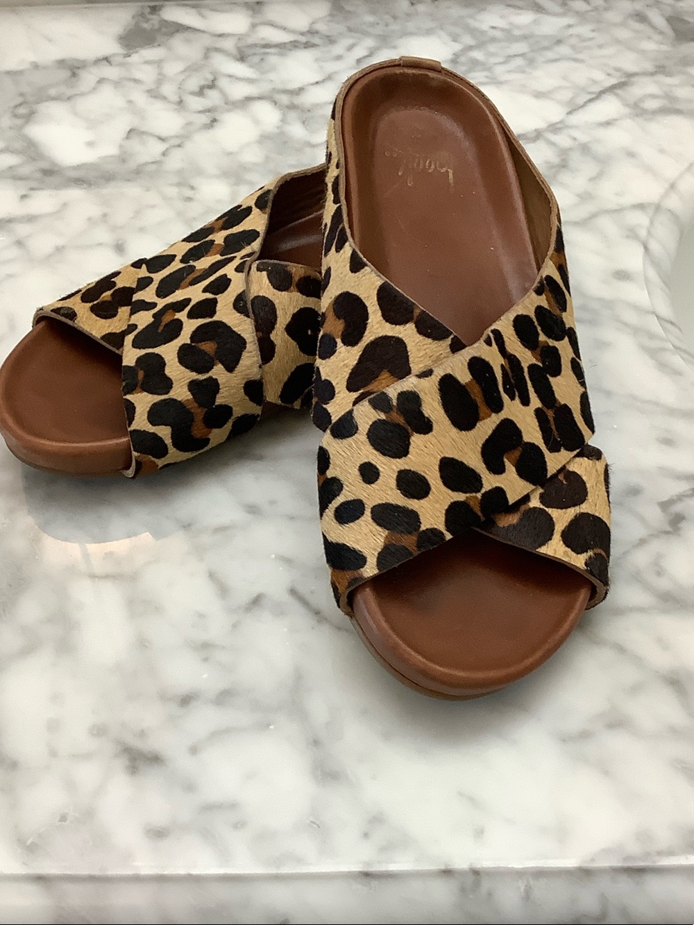 BEEK Leopard Print Crisscross Slide Sandals   SZ 8